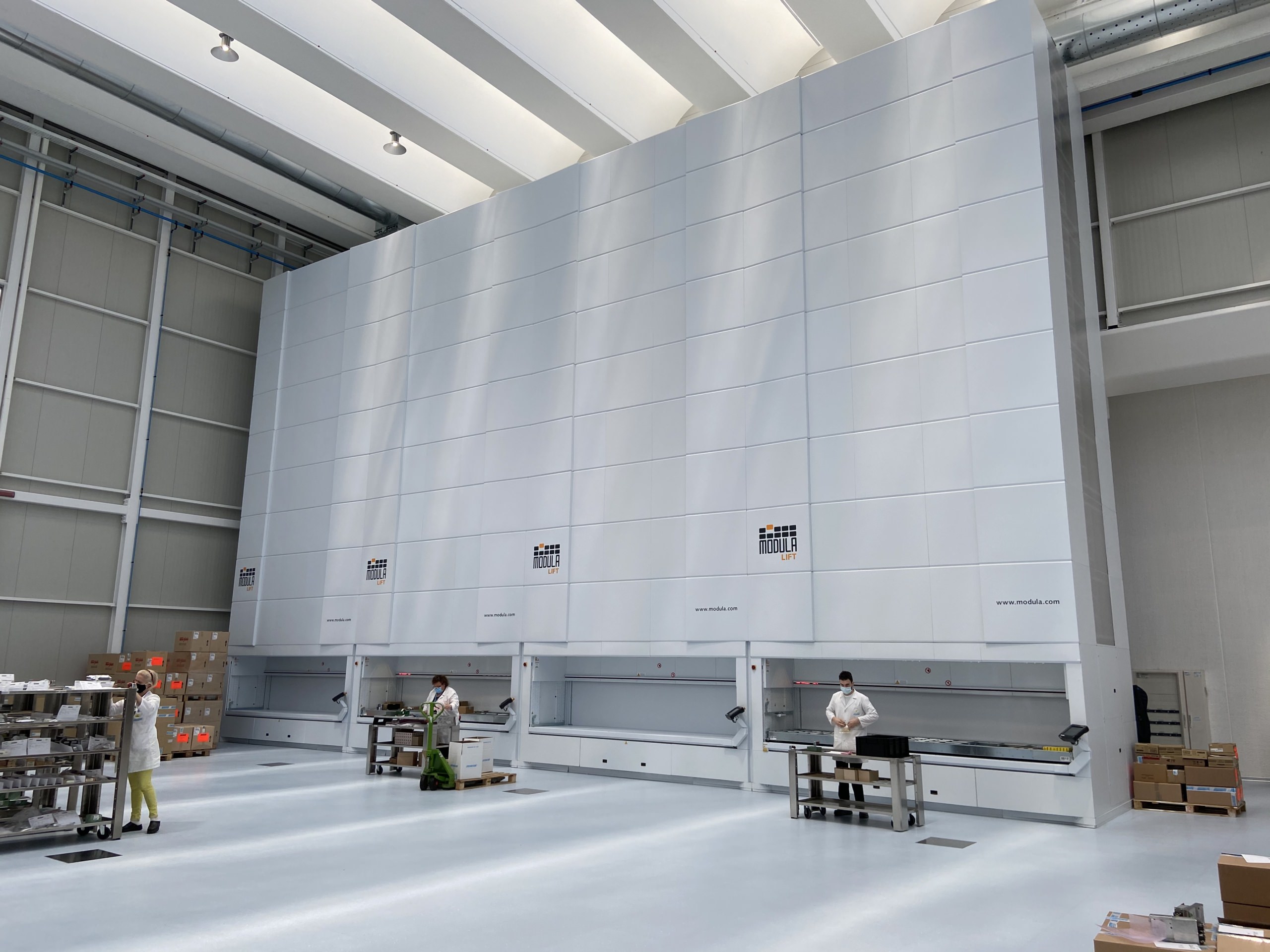 Vertical storage store